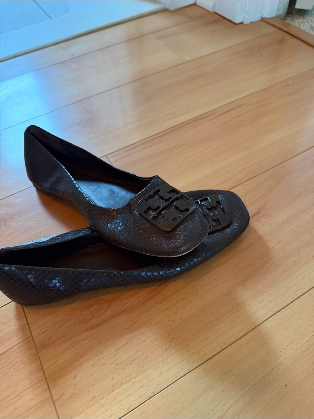 Tory Burch Black Textured Logo Ballet Flats